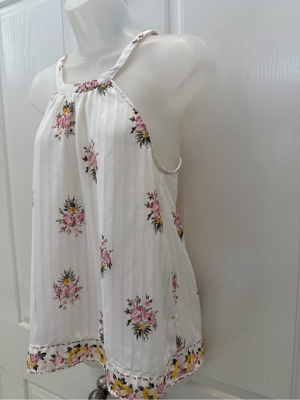 Soho White Floral Halter Tank Top XS